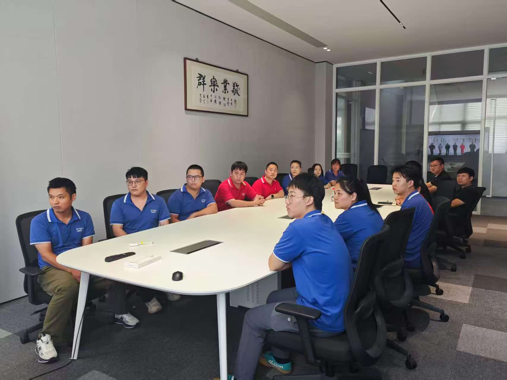 新亚东方组织观看工匠宣传片,深入学习“工匠精神”(图2) WechatIMG2127.jpg